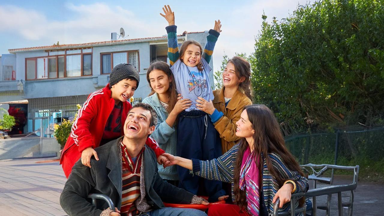 مسلسل المشردون الحلقة 51 الحادية والخمسون والاخيرة مترجمة